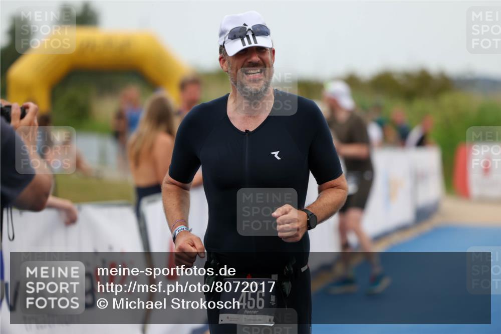22.06.2025 - Viking Triathlon Michael Strokosch http://msf.ph/oto/8072017 22.06.2025 15:46:49 Ziel 335, 456 meine-sportfotos.de