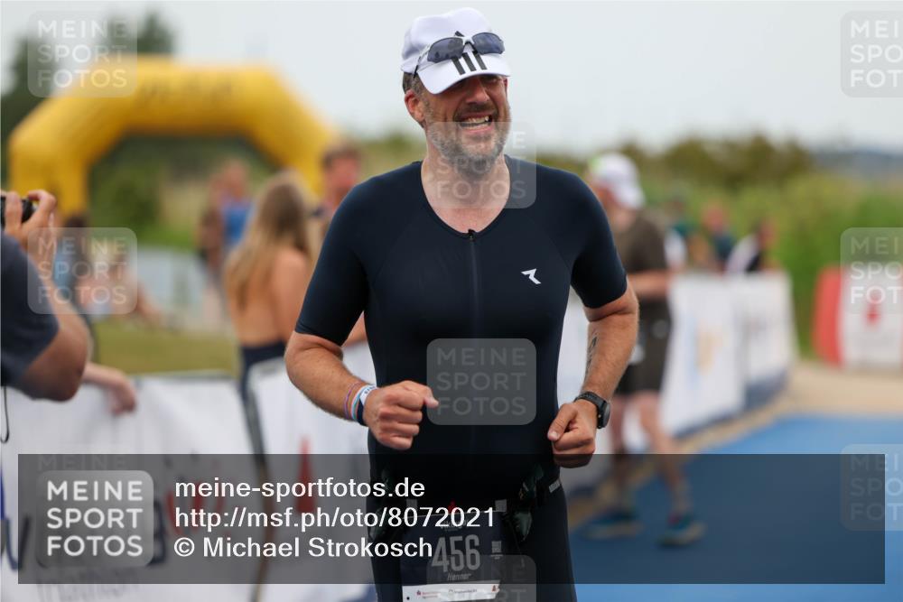 22.06.2025 - Viking Triathlon Michael Strokosch http://msf.ph/oto/8072021 22.06.2025 15:46:49 Ziel 335, 456 meine-sportfotos.de