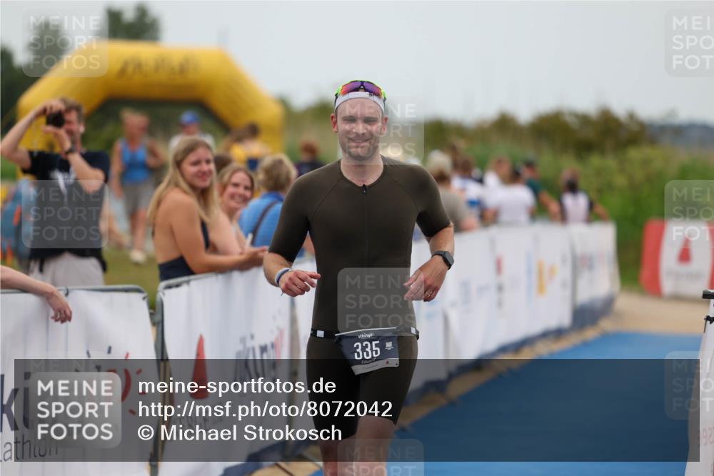 22.06.2025 - Viking Triathlon Michael Strokosch http://msf.ph/oto/8072042 22.06.2025 15:46:54 Ziel 335, 456 meine-sportfotos.de