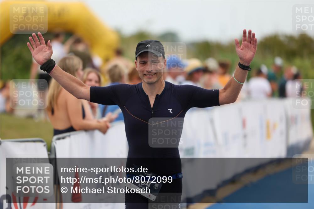 22.06.2025 - Viking Triathlon Michael Strokosch http://msf.ph/oto/8072099 22.06.2025 15:47:23 Ziel 204 meine-sportfotos.de