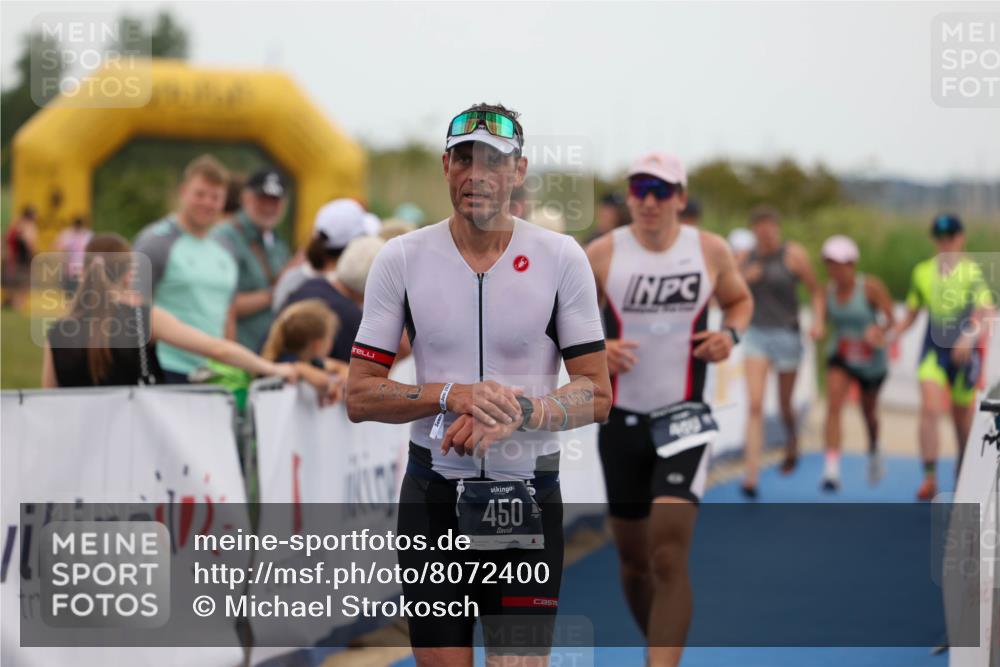 22.06.2025 - Viking Triathlon Michael Strokosch http://msf.ph/oto/8072400 22.06.2025 15:37:04 Ziel 450, 480, 659 meine-sportfotos.de