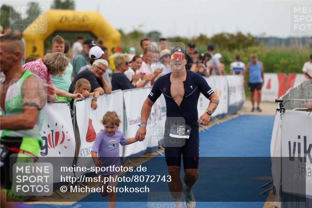 22.06.2025 - Viking Triathlon Michael Strokosch http://msf.ph/oto/8072743 22.06.2025 15:40:03 Ziel 170, 180, 248 meine-sportfotos.de