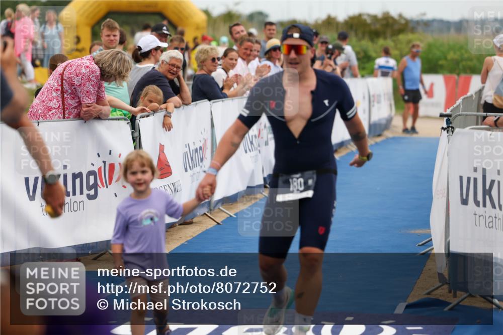 22.06.2025 - Viking Triathlon Michael Strokosch http://msf.ph/oto/8072752 22.06.2025 15:40:05 Ziel 170, 180, 248 meine-sportfotos.de