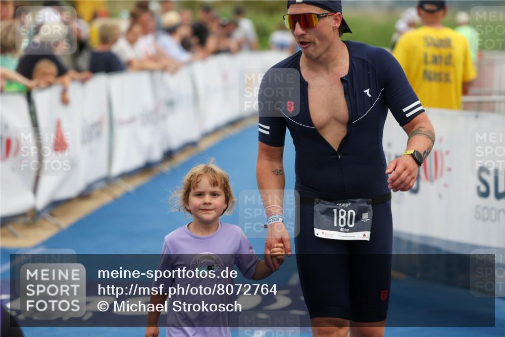22.06.2025 - Viking Triathlon Michael Strokosch http://msf.ph/oto/8072764 22.06.2025 15:40:07 Ziel 170, 180, 248 meine-sportfotos.de