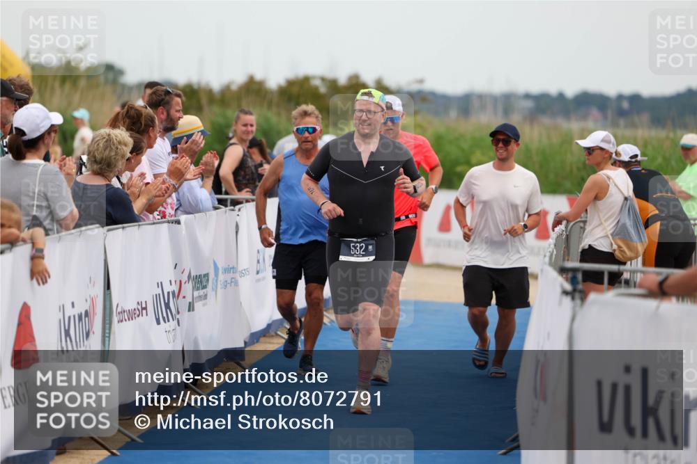 22.06.2025 - Viking Triathlon Michael Strokosch http://msf.ph/oto/8072791 22.06.2025 15:40:16 Ziel 532, 644 meine-sportfotos.de