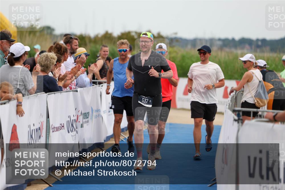 22.06.2025 - Viking Triathlon Michael Strokosch http://msf.ph/oto/8072794 22.06.2025 15:40:17 Ziel 532, 644 meine-sportfotos.de