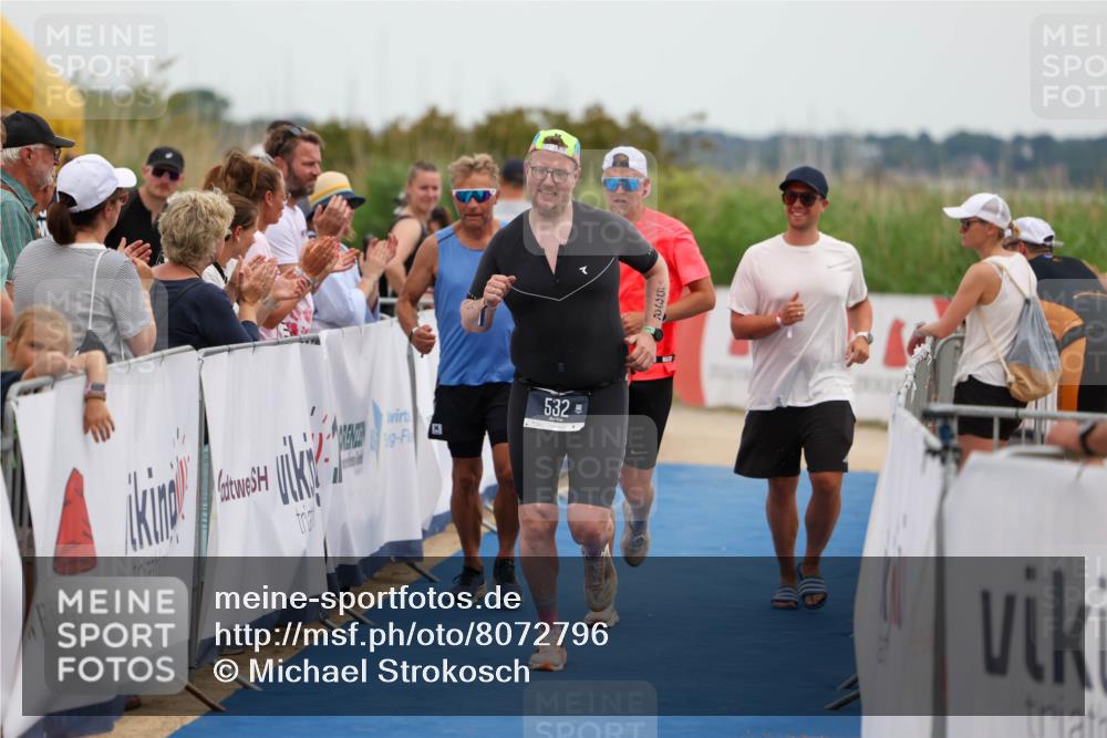 22.06.2025 - Viking Triathlon Michael Strokosch http://msf.ph/oto/8072796 22.06.2025 15:40:17 Ziel 532, 644 meine-sportfotos.de