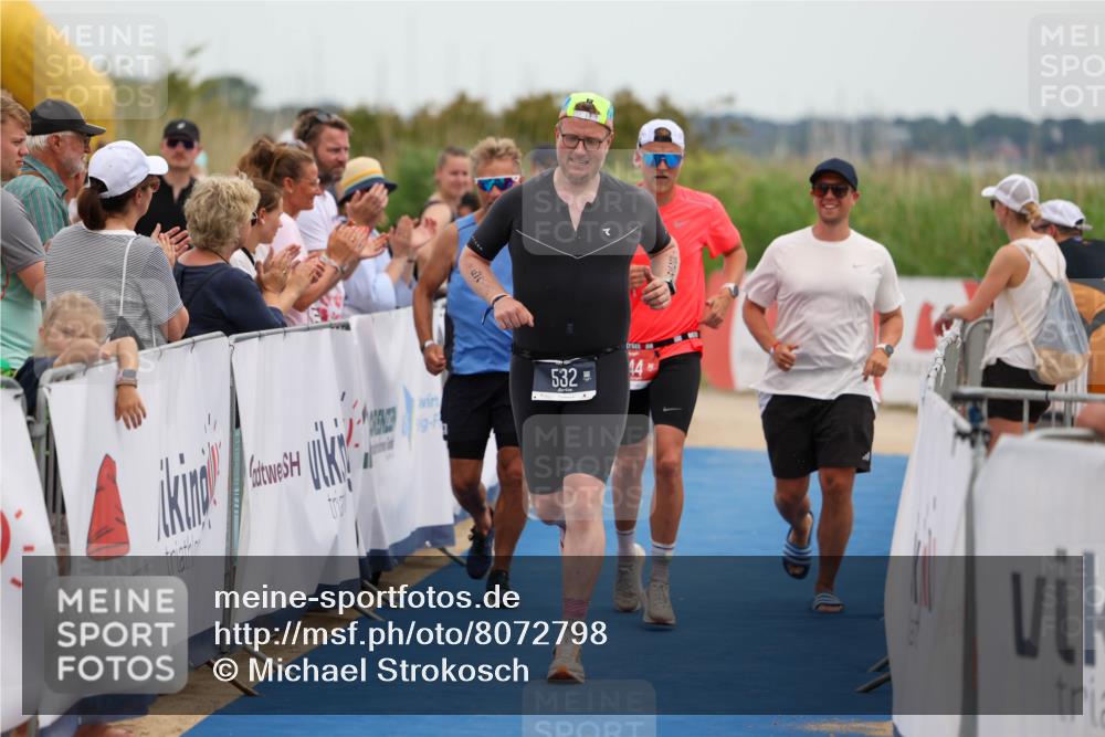 22.06.2025 - Viking Triathlon Michael Strokosch http://msf.ph/oto/8072798 22.06.2025 15:40:17 Ziel 532, 644 meine-sportfotos.de