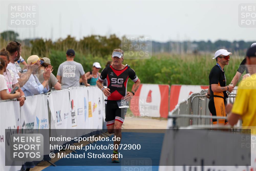 22.06.2025 - Viking Triathlon Michael Strokosch http://msf.ph/oto/8072900 22.06.2025 15:41:19 Ziel 208 meine-sportfotos.de