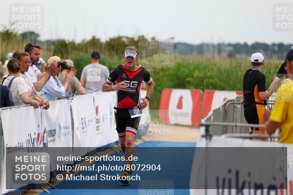 22.06.2025 - Viking Triathlon Michael Strokosch http://msf.ph/oto/8072904 22.06.2025 15:41:20 Ziel 208 meine-sportfotos.de