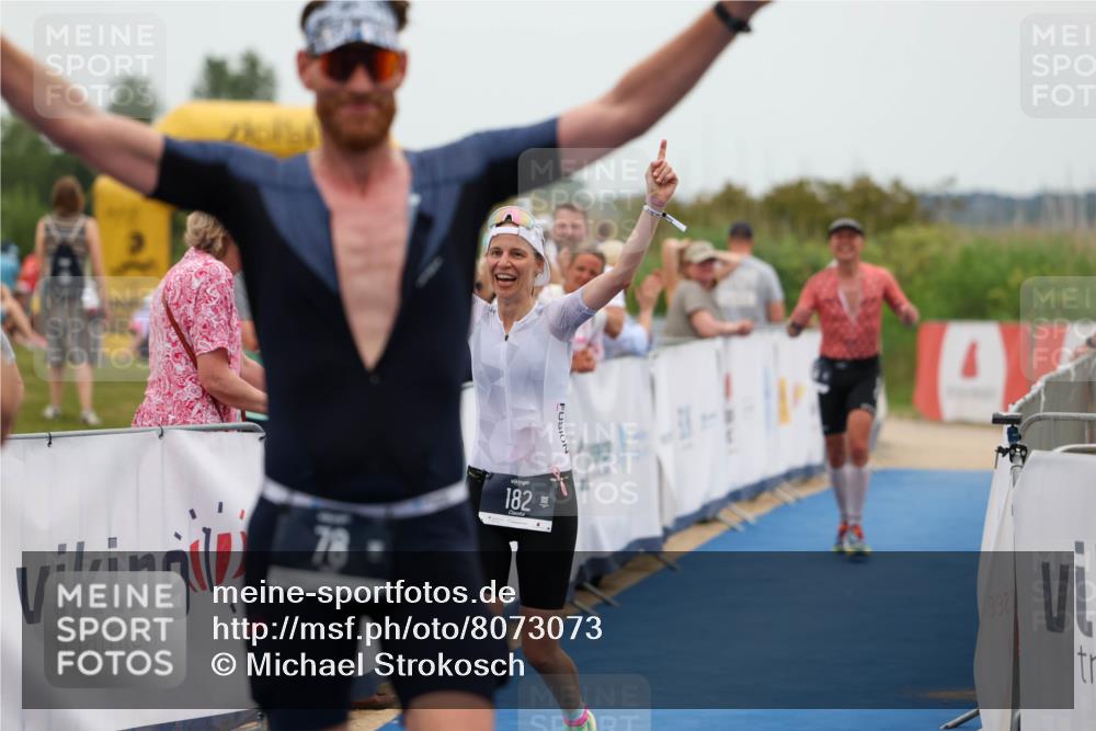 22.06.2025 - Viking Triathlon Michael Strokosch http://msf.ph/oto/8073073 22.06.2025 15:42:21 Ziel 64, 78, 172, 182 meine-sportfotos.de