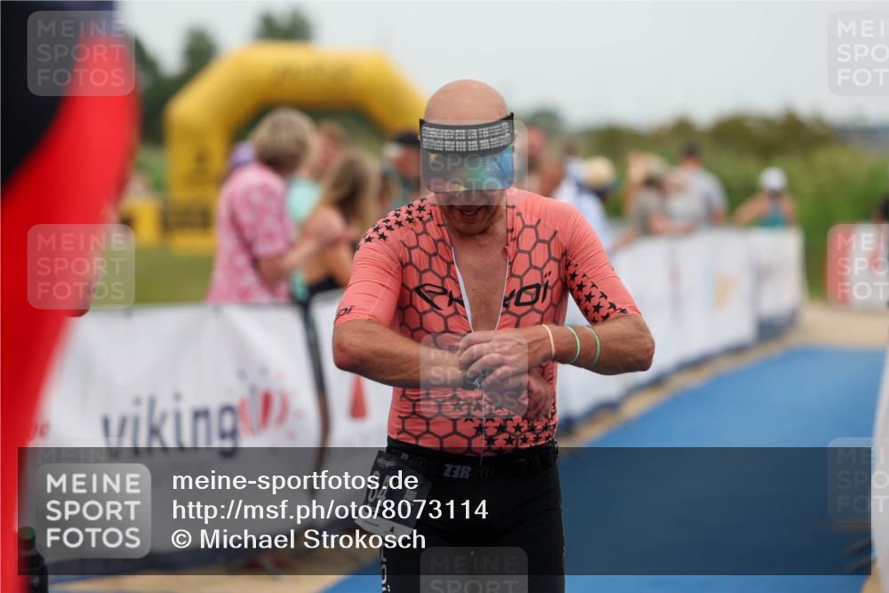 22.06.2025 - Viking Triathlon Michael Strokosch http://msf.ph/oto/8073114 22.06.2025 15:42:27 Ziel 64, 182, 221 meine-sportfotos.de