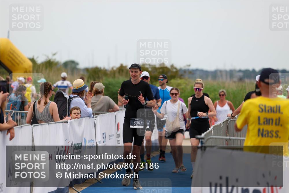 22.06.2025 - Viking Triathlon Michael Strokosch http://msf.ph/oto/8073186 22.06.2025 15:42:54 Ziel 304, 344, 421 meine-sportfotos.de