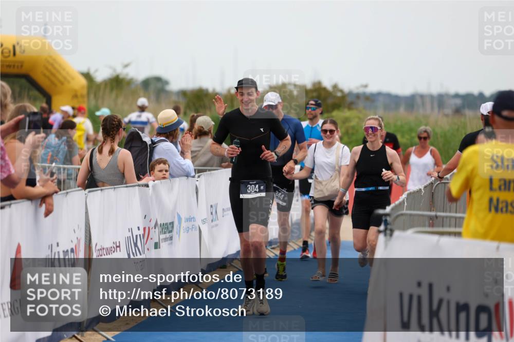 22.06.2025 - Viking Triathlon Michael Strokosch http://msf.ph/oto/8073189 22.06.2025 15:42:55 Ziel 304, 344, 421 meine-sportfotos.de