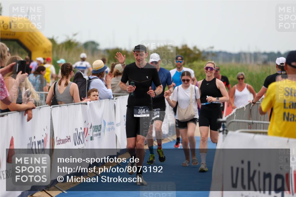 22.06.2025 - Viking Triathlon Michael Strokosch http://msf.ph/oto/8073192 22.06.2025 15:42:55 Ziel 304, 344, 421 meine-sportfotos.de