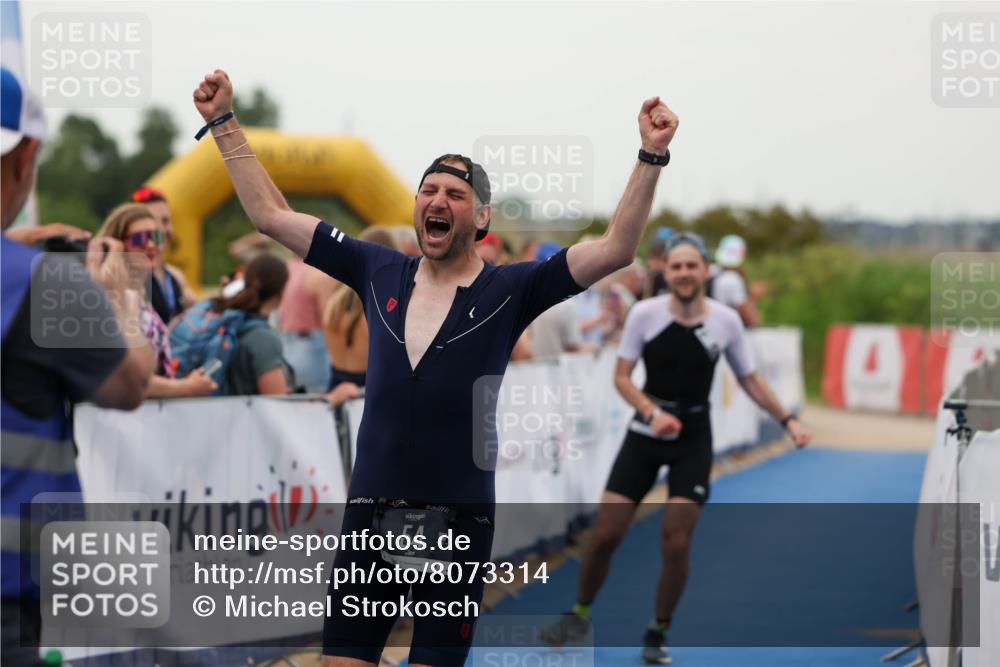 22.06.2025 - Viking Triathlon Michael Strokosch http://msf.ph/oto/8073314 22.06.2025 16:01:12 Ziel 54, 378 meine-sportfotos.de