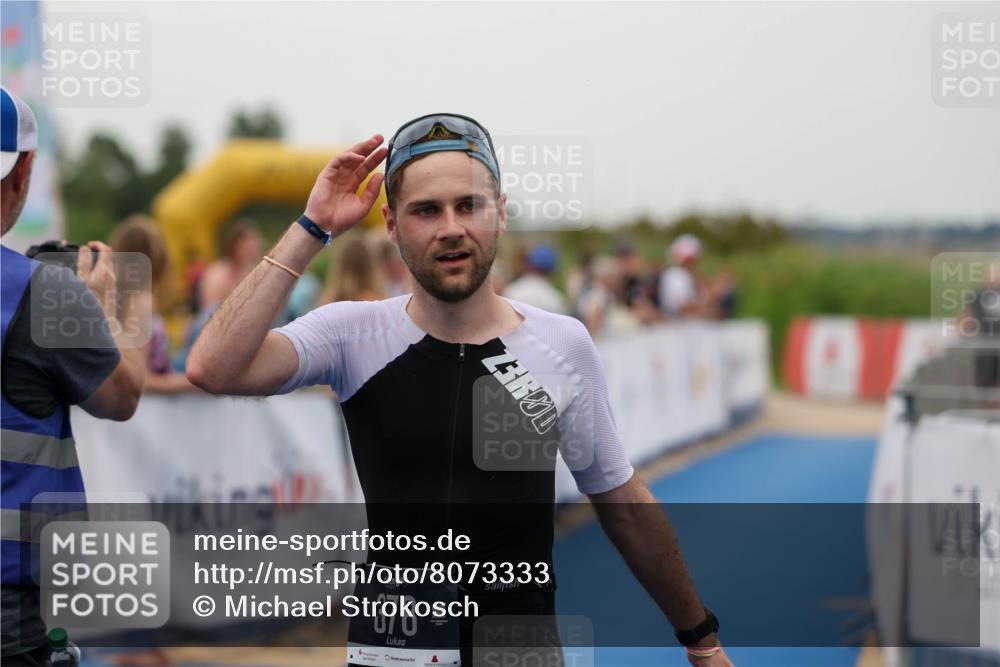 22.06.2025 - Viking Triathlon Michael Strokosch http://msf.ph/oto/8073333 22.06.2025 16:01:15 Ziel 54, 378 meine-sportfotos.de