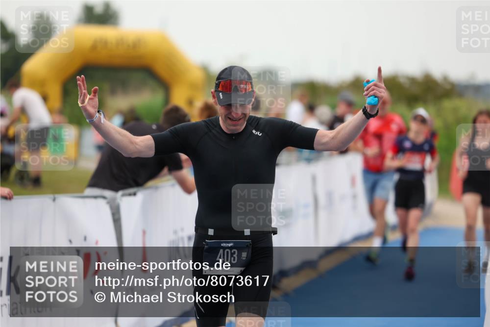 22.06.2025 - Viking Triathlon Michael Strokosch http://msf.ph/oto/8073617 22.06.2025 16:03:04 Ziel 183, 403, 650 meine-sportfotos.de