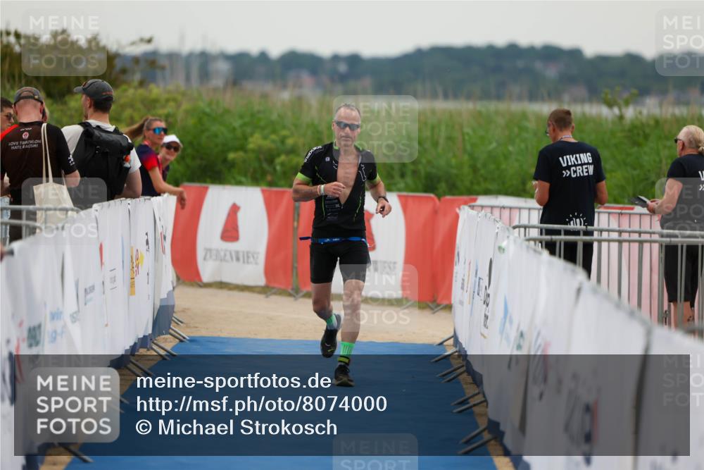 22.06.2025 - Viking Triathlon Michael Strokosch http://msf.ph/oto/8074000 22.06.2025 16:09:19 Ziel 523 meine-sportfotos.de