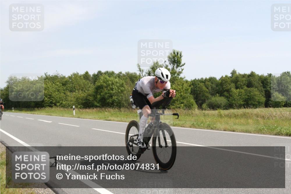 22.06.2025 - Viking Triathlon Yannick Fuchs http://msf.ph/oto/8074831 22.06.2025 11:32:38 Radfahren 8, 203, 462, 653 meine-sportfotos.de