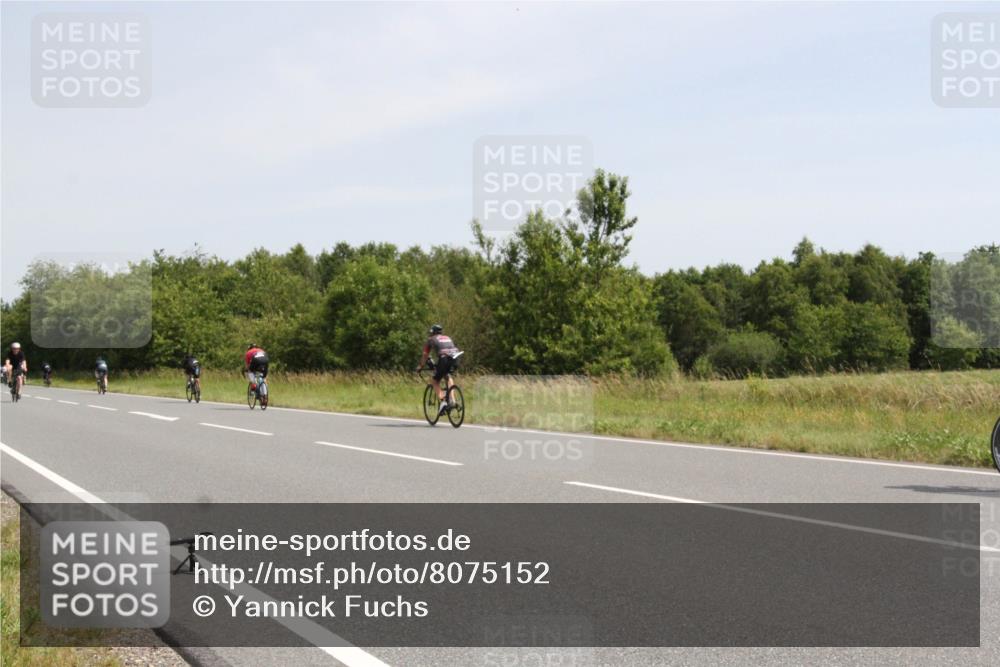 22.06.2025 - Viking Triathlon Yannick Fuchs http://msf.ph/oto/8075152 22.06.2025 11:40:01 Radfahren 26, 51, 127, 299, 388, 395, 554 meine-sportfotos.de