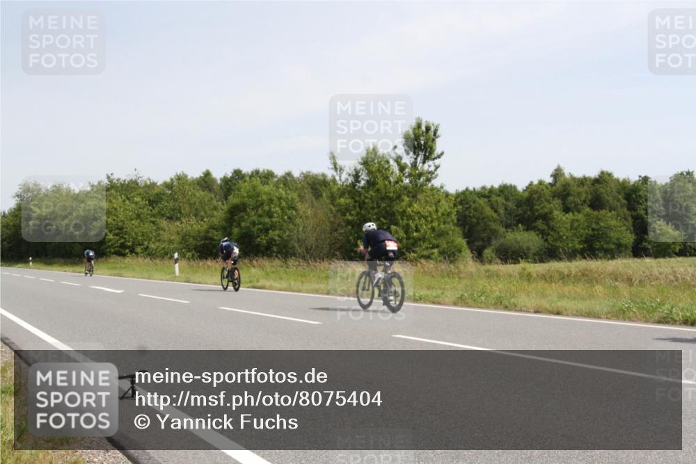 22.06.2025 - Viking Triathlon Yannick Fuchs http://msf.ph/oto/8075404 22.06.2025 11:44:41 Radfahren 24, 85, 114, 164, 204, 313, 473, 552, 603 meine-sportfotos.de