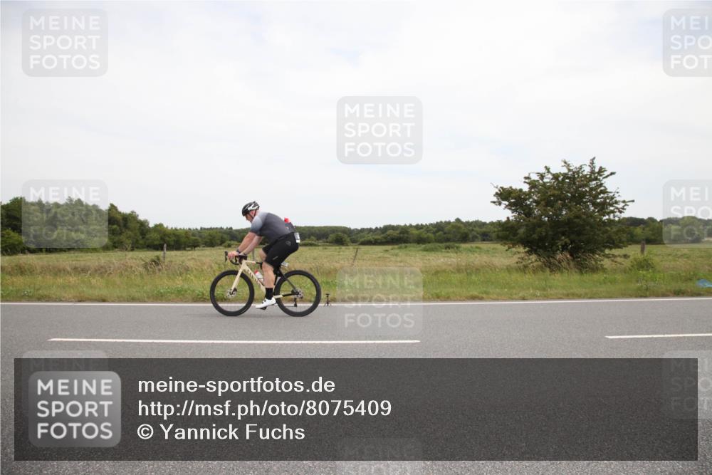 22.06.2025 - Viking Triathlon Yannick Fuchs http://msf.ph/oto/8075409 22.06.2025 13:40:49 Radfahren 303 meine-sportfotos.de