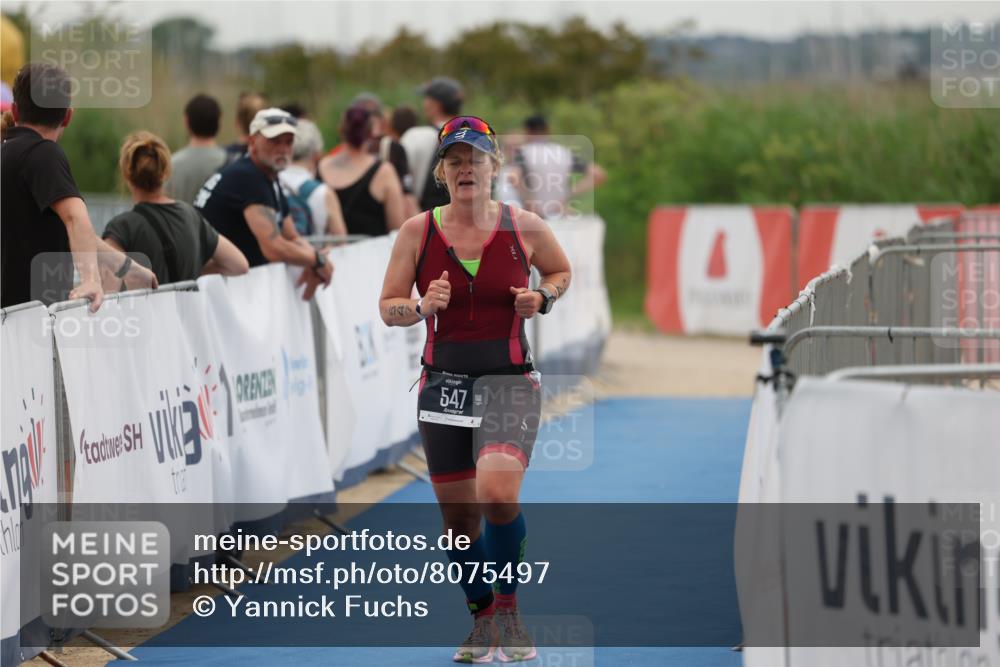 22.06.2025 - Viking Triathlon Yannick Fuchs http://msf.ph/oto/8075497 22.06.2025 16:11:49 Ziel 547 meine-sportfotos.de