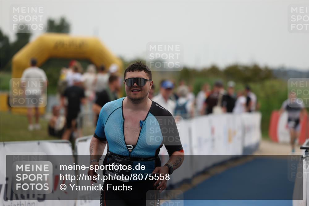 22.06.2025 - Viking Triathlon Yannick Fuchs http://msf.ph/oto/8075558 22.06.2025 16:13:37 Ziel 467 meine-sportfotos.de