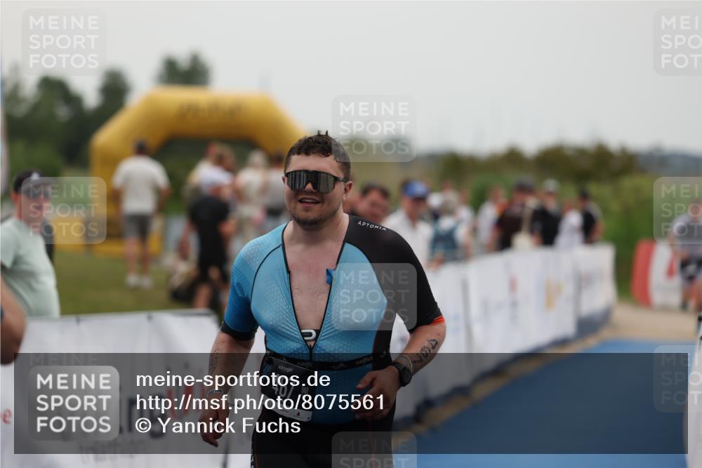 22.06.2025 - Viking Triathlon Yannick Fuchs http://msf.ph/oto/8075561 22.06.2025 16:13:37 Ziel 467 meine-sportfotos.de