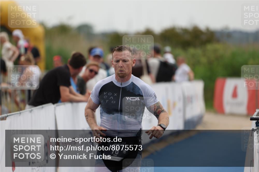 22.06.2025 - Viking Triathlon Yannick Fuchs http://msf.ph/oto/8075573 22.06.2025 16:13:43 Ziel 76 meine-sportfotos.de