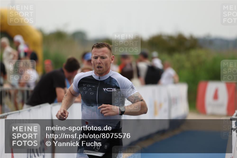 22.06.2025 - Viking Triathlon Yannick Fuchs http://msf.ph/oto/8075576 22.06.2025 16:13:44 Ziel 76 meine-sportfotos.de