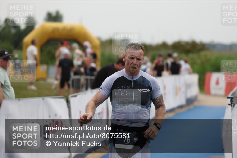 22.06.2025 - Viking Triathlon Yannick Fuchs http://msf.ph/oto/8075581 22.06.2025 16:13:45 Ziel 76 meine-sportfotos.de