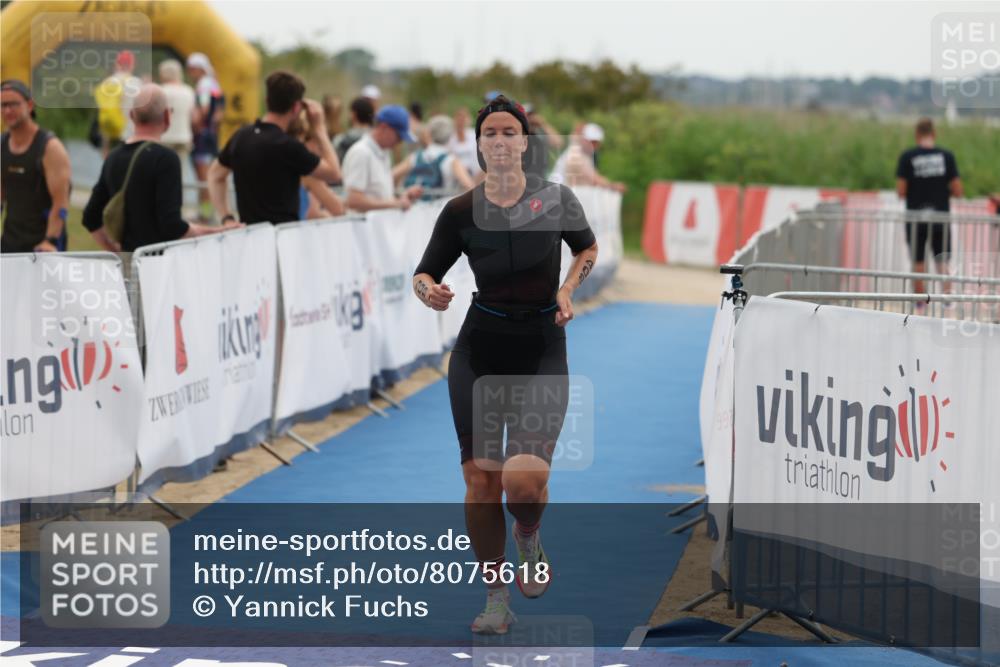 22.06.2025 - Viking Triathlon Yannick Fuchs http://msf.ph/oto/8075618 22.06.2025 16:14:56 Ziel 408 meine-sportfotos.de