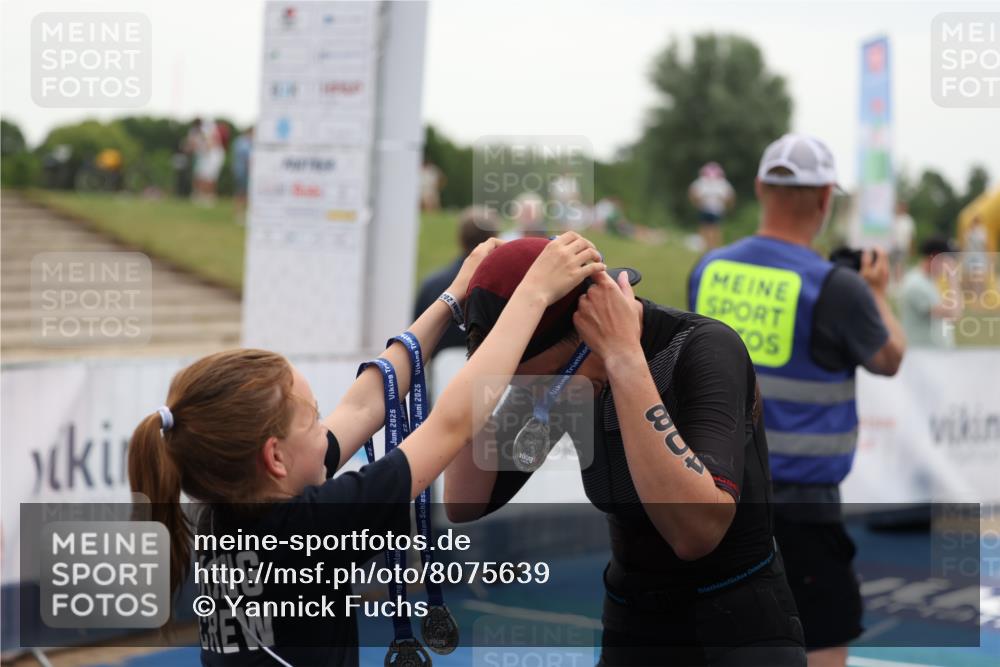 22.06.2025 - Viking Triathlon Yannick Fuchs http://msf.ph/oto/8075639 22.06.2025 16:15:01 Ziel 408 meine-sportfotos.de