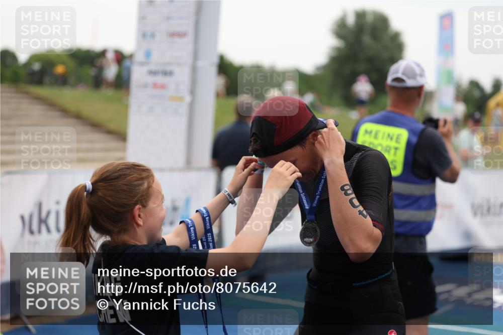 22.06.2025 - Viking Triathlon Yannick Fuchs http://msf.ph/oto/8075642 22.06.2025 16:15:02 Ziel 408 meine-sportfotos.de