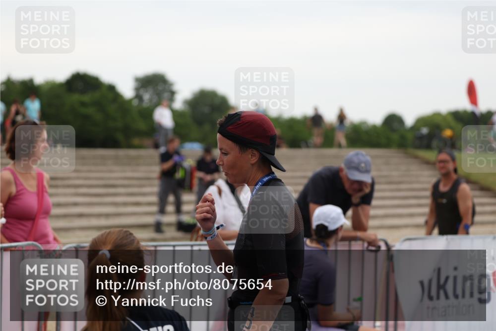 22.06.2025 - Viking Triathlon Yannick Fuchs http://msf.ph/oto/8075654 22.06.2025 16:15:07 Ziel  meine-sportfotos.de