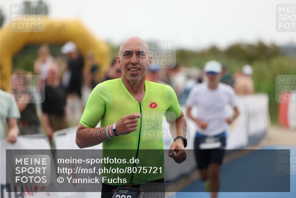 22.06.2025 - Viking Triathlon Yannick Fuchs http://msf.ph/oto/8075721 22.06.2025 16:16:54 Ziel 263, 459 meine-sportfotos.de
