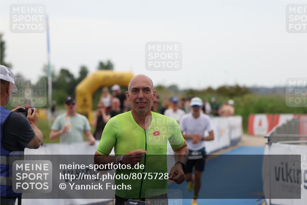 22.06.2025 - Viking Triathlon Yannick Fuchs http://msf.ph/oto/8075728 22.06.2025 16:16:54 Ziel 263, 459 meine-sportfotos.de