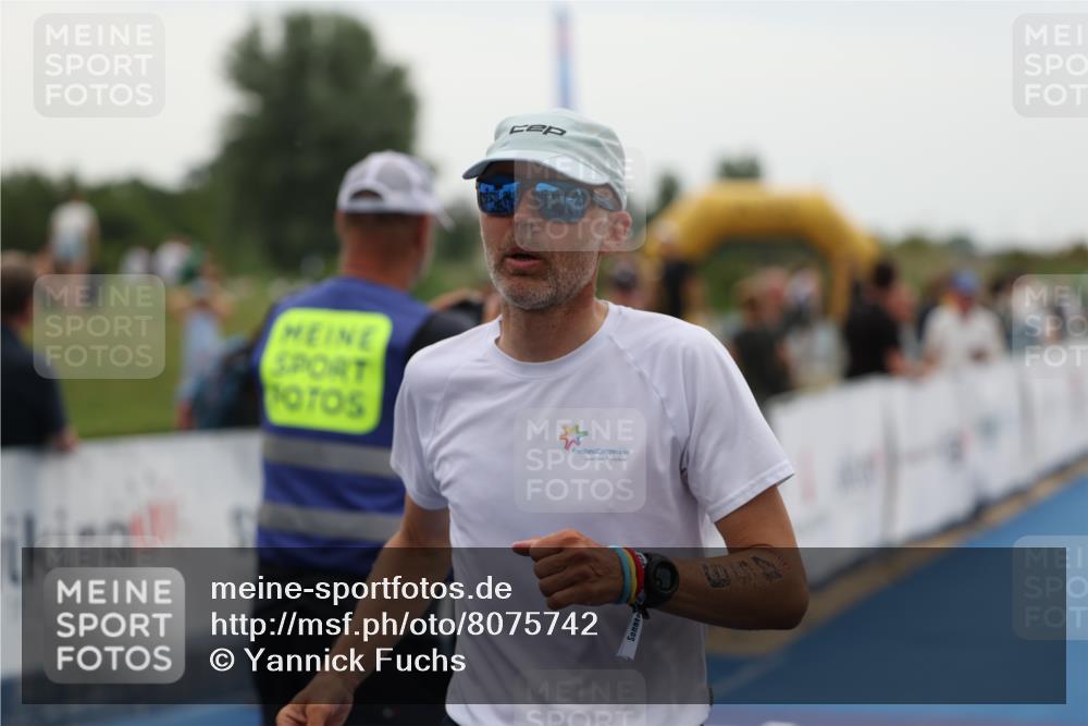 22.06.2025 - Viking Triathlon Yannick Fuchs http://msf.ph/oto/8075742 22.06.2025 16:16:57 Ziel 263, 459 meine-sportfotos.de