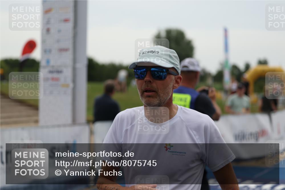 22.06.2025 - Viking Triathlon Yannick Fuchs http://msf.ph/oto/8075745 22.06.2025 16:16:58 Ziel 263, 459 meine-sportfotos.de