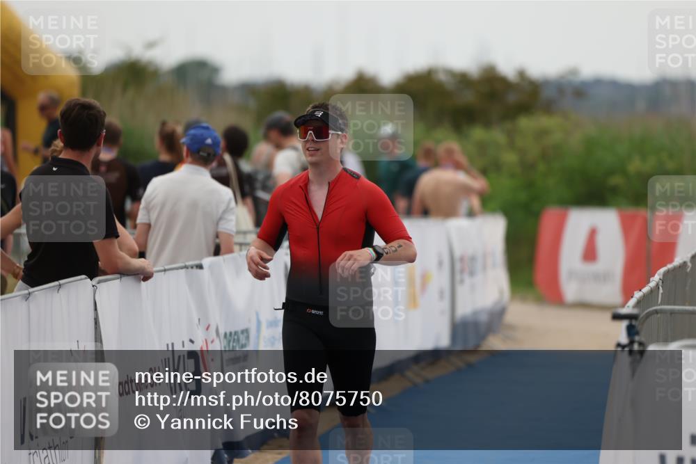 22.06.2025 - Viking Triathlon Yannick Fuchs http://msf.ph/oto/8075750 22.06.2025 16:17:12 Ziel 106 meine-sportfotos.de