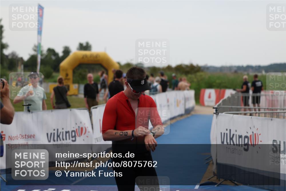 22.06.2025 - Viking Triathlon Yannick Fuchs http://msf.ph/oto/8075762 22.06.2025 16:17:15 Ziel 106 meine-sportfotos.de