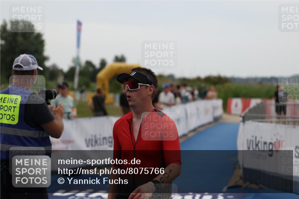 22.06.2025 - Viking Triathlon Yannick Fuchs http://msf.ph/oto/8075766 22.06.2025 16:17:17 Ziel 106 meine-sportfotos.de