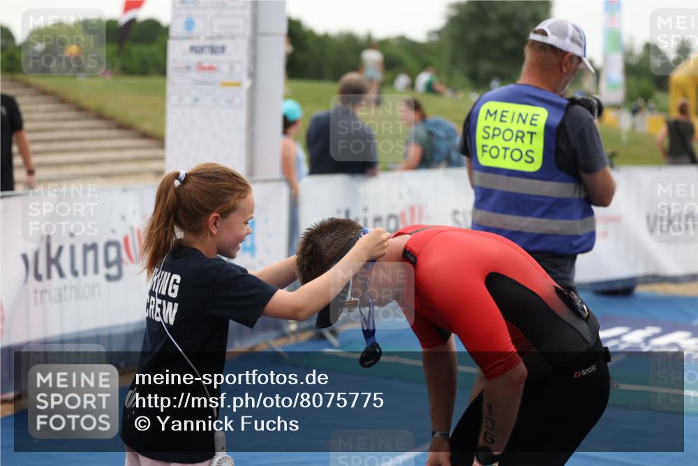 22.06.2025 - Viking Triathlon Yannick Fuchs http://msf.ph/oto/8075775 22.06.2025 16:17:23 Ziel  meine-sportfotos.de