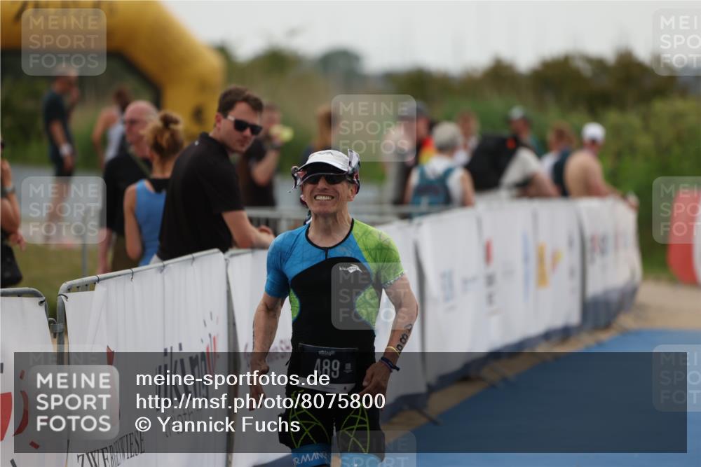 22.06.2025 - Viking Triathlon Yannick Fuchs http://msf.ph/oto/8075800 22.06.2025 16:17:43 Ziel 489 meine-sportfotos.de