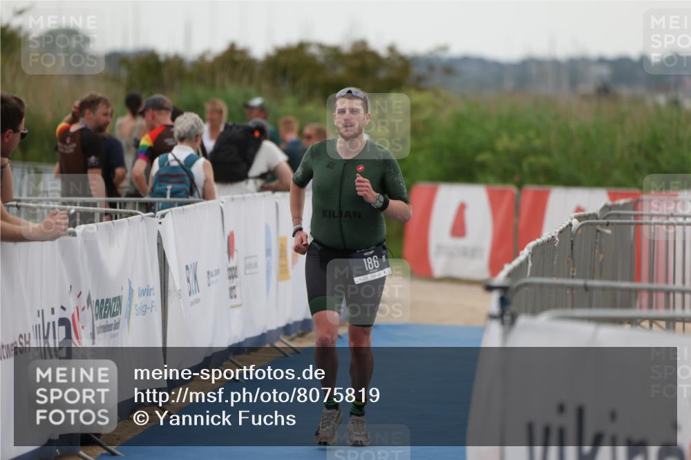 22.06.2025 - Viking Triathlon Yannick Fuchs http://msf.ph/oto/8075819 22.06.2025 16:18:32 Ziel 186 meine-sportfotos.de
