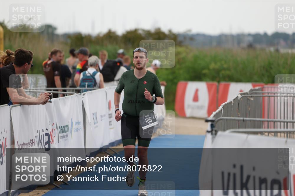 22.06.2025 - Viking Triathlon Yannick Fuchs http://msf.ph/oto/8075822 22.06.2025 16:18:33 Ziel 186 meine-sportfotos.de