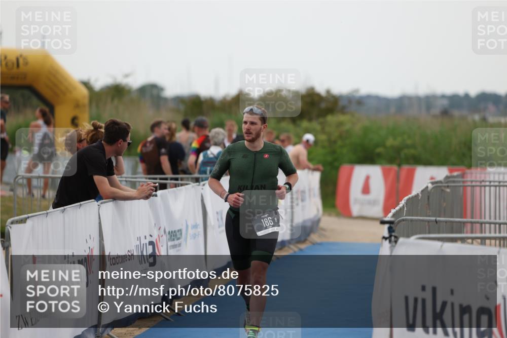 22.06.2025 - Viking Triathlon Yannick Fuchs http://msf.ph/oto/8075825 22.06.2025 16:18:33 Ziel 186 meine-sportfotos.de