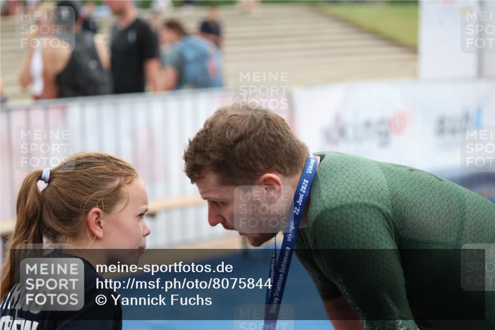 22.06.2025 - Viking Triathlon Yannick Fuchs http://msf.ph/oto/8075844 22.06.2025 16:18:42 Ziel  meine-sportfotos.de